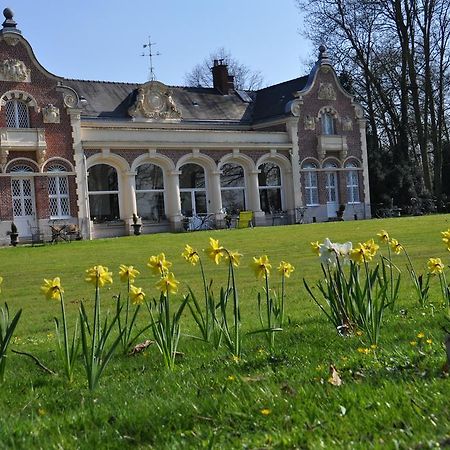 Le Chateau Des Ormes Bed & Breakfast Lambersart Bagian luar foto