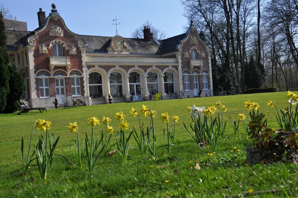 Le Chateau Des Ormes Bed & Breakfast Lambersart Bagian luar foto