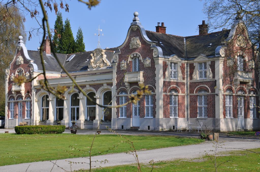 Le Chateau Des Ormes Bed & Breakfast Lambersart Bagian luar foto