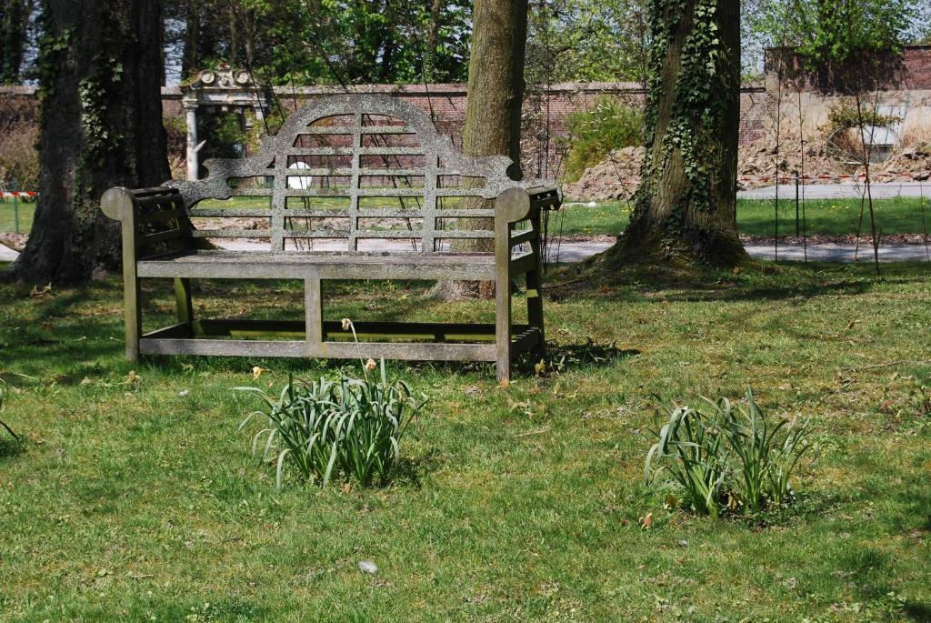 Le Chateau Des Ormes Bed & Breakfast Lambersart Bagian luar foto