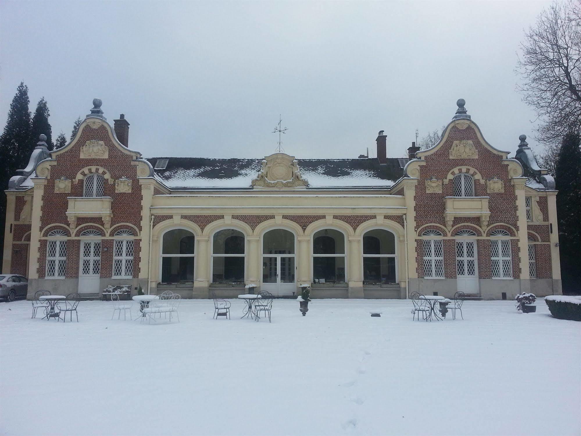 Le Chateau Des Ormes Bed & Breakfast Lambersart Bagian luar foto
