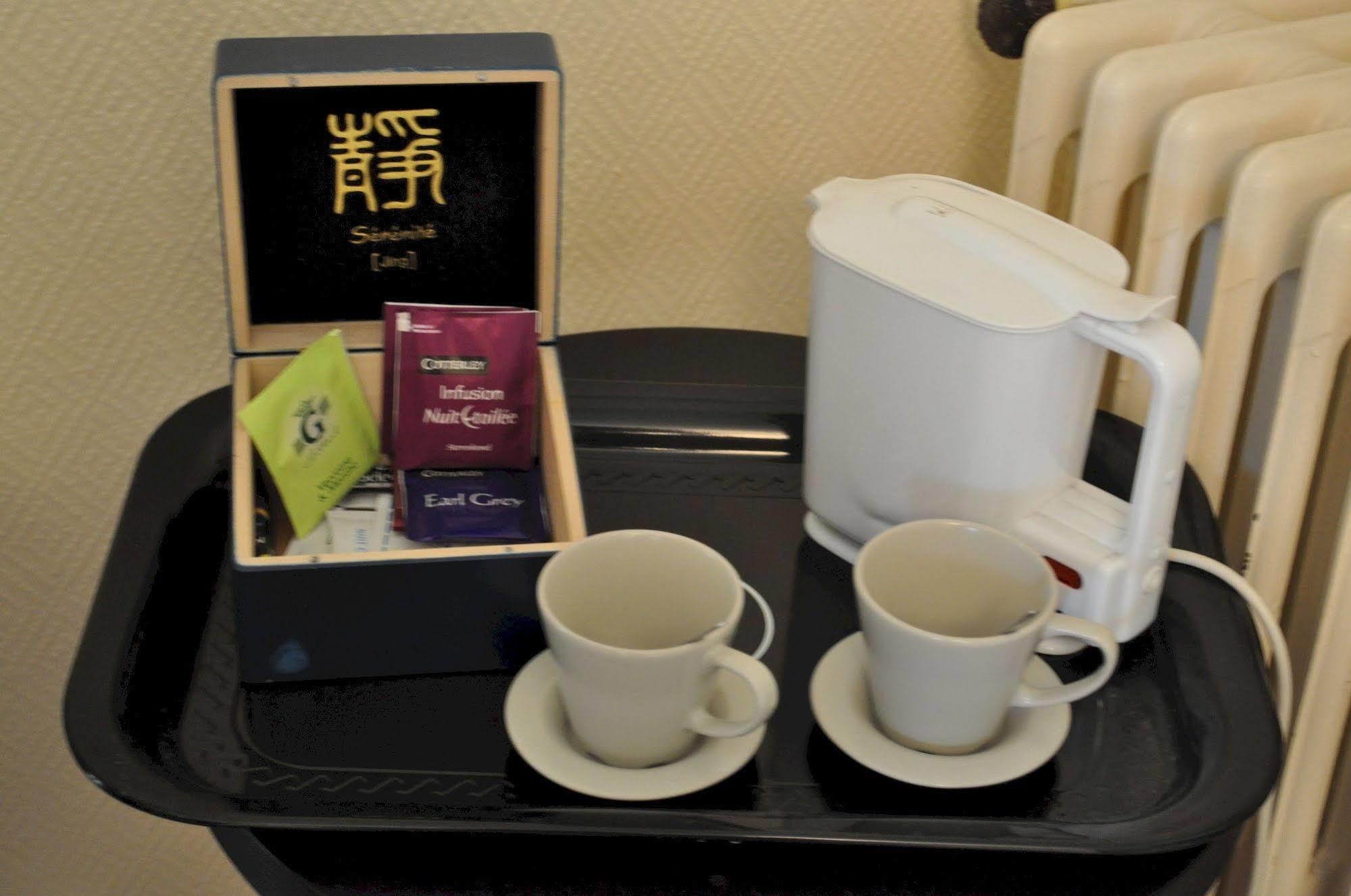 Le Chateau Des Ormes Bed & Breakfast Lambersart Bagian luar foto