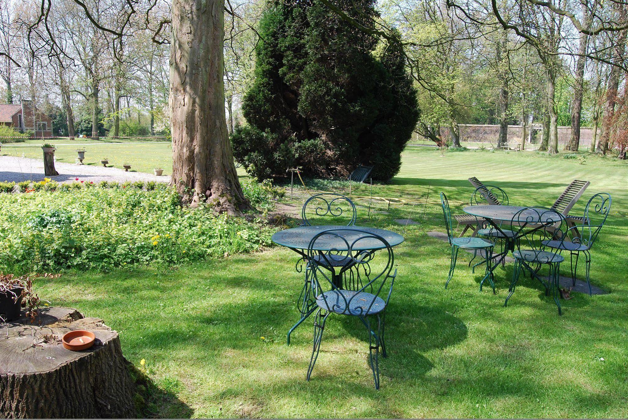Le Chateau Des Ormes Bed & Breakfast Lambersart Bagian luar foto